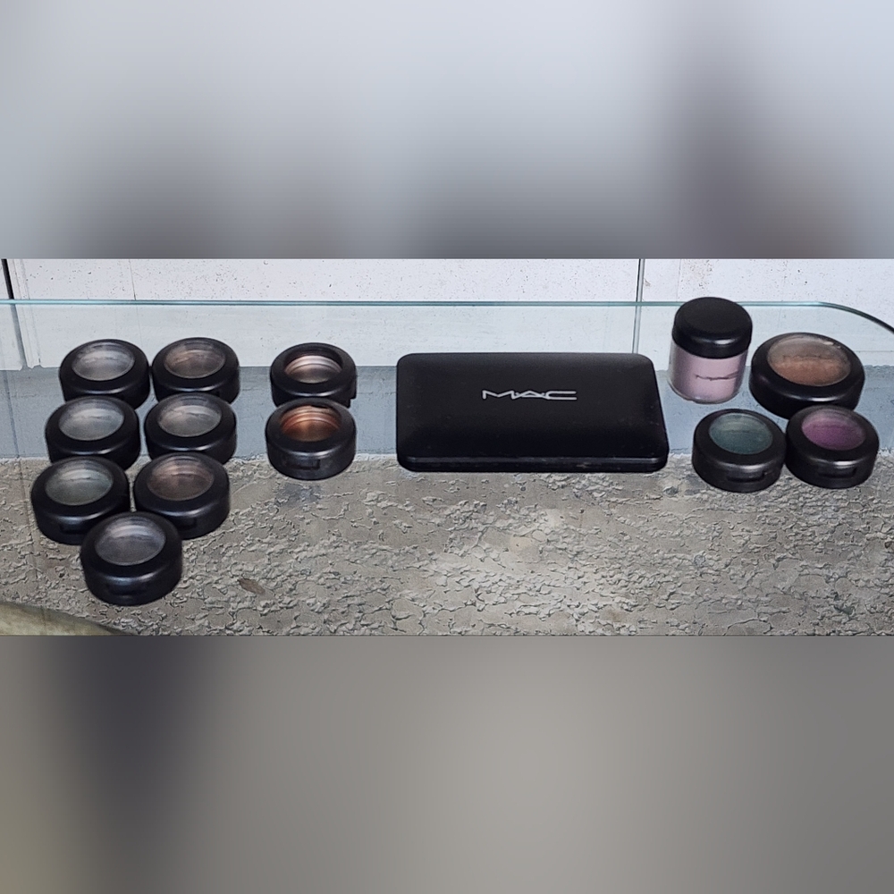 MAC Cosmetic Containers Lot (not all of them are empty) Please Check Pictures